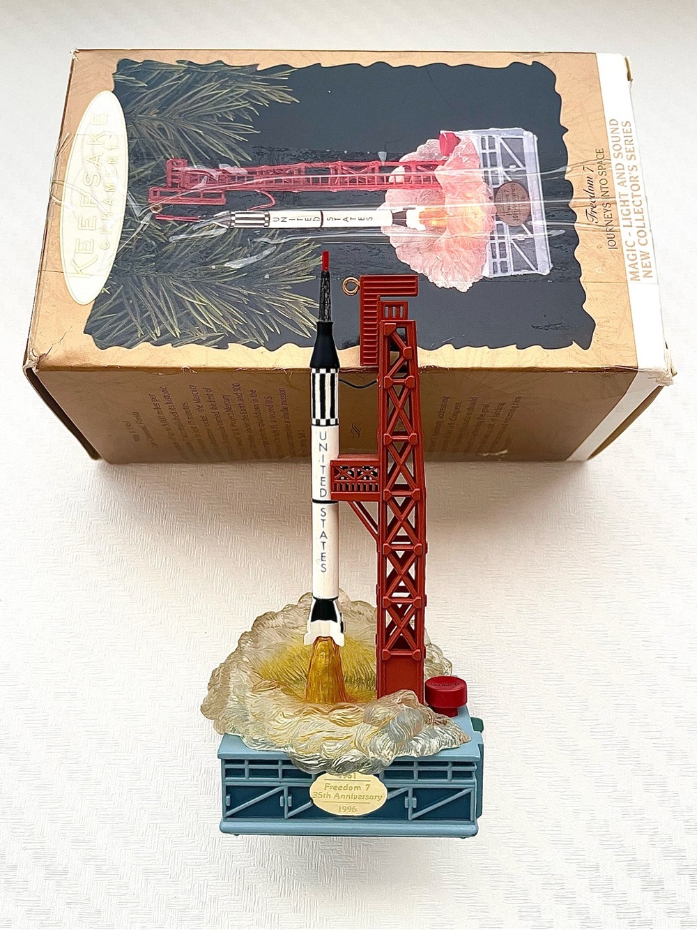 HALLMARK FREEDOM 7 Journey Into Space 1996 Ornament Light & Sound VINTAGE
